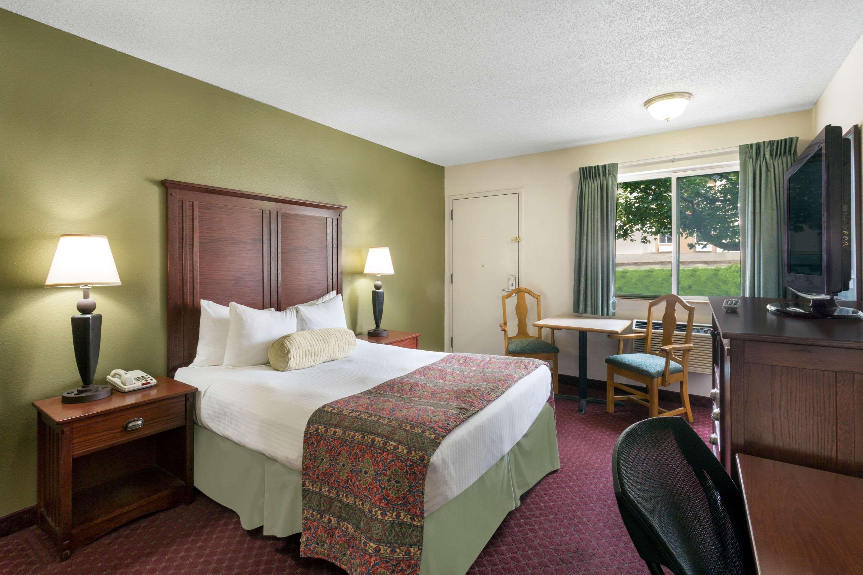 Baymont By Wyndham Bozeman Motel Buitenkant foto